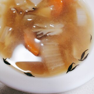 ひじきにんじん玉ねぎの味噌汁